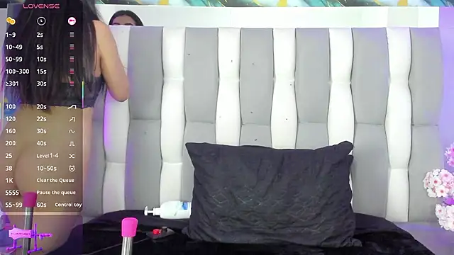 IsaDiiaz online show from 3, 2, 2026