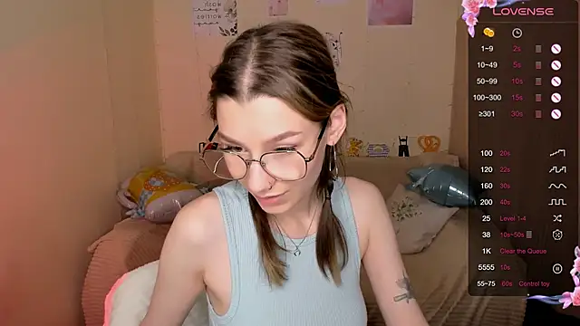 LinaBlossom  online show from 3, 10, 2025