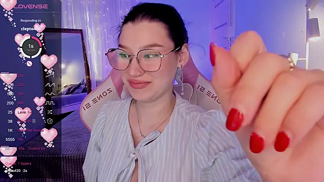 Snapshot of LinaBlossom_ chatting on 16, 7, 2026 LinaBlossom online show from 16, 7, 2026