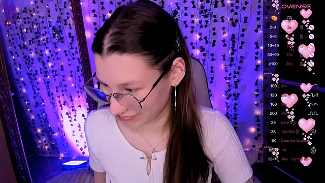 LinaBlossom  online show from 4, 4, 2026