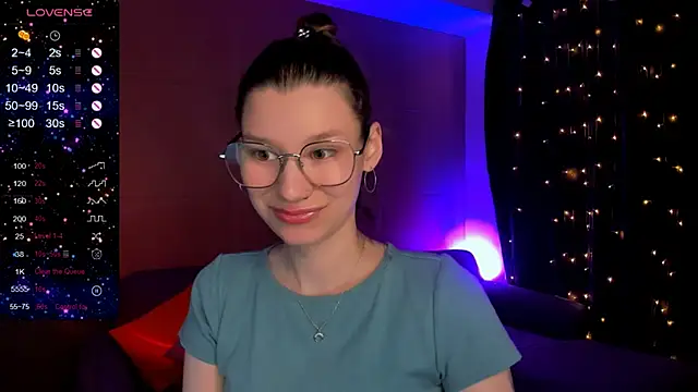 LinaBlossom  online show from 22, 3, 2026