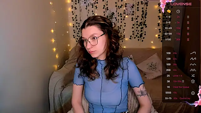 LinaBlossom  online show from 18, 10, 2025