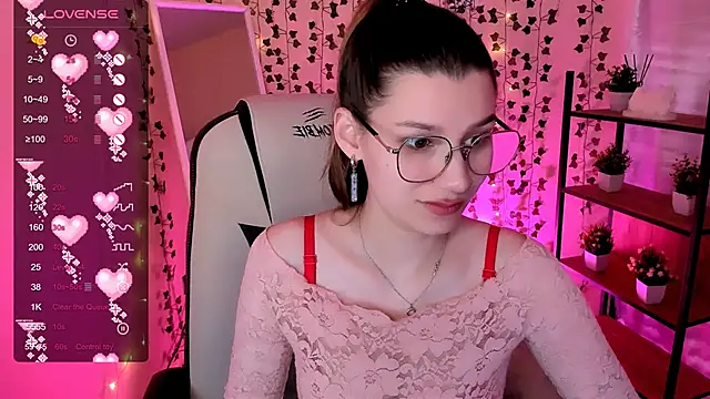 LinaBlossom  online show from 25, 5, 2026