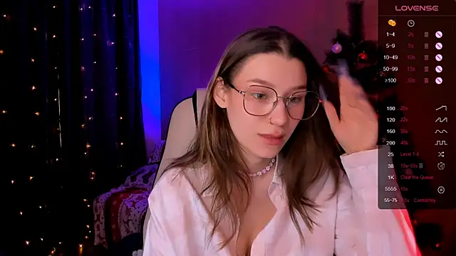 LinaBlossom  online show from 8, 1, 2026