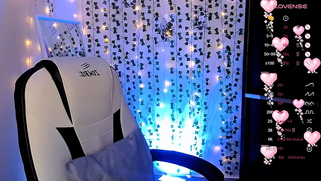 LinaBlossom  online show from 9, 4, 2026