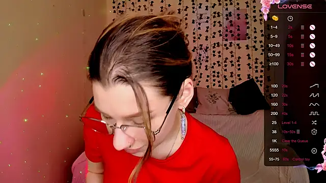 LinaBlossom  online show from 30, 11, 2025