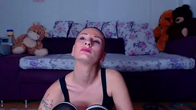 CassieSpell online show from 23, 4, 2026