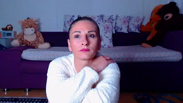 CassieSpell online show from 9, 5, 2026