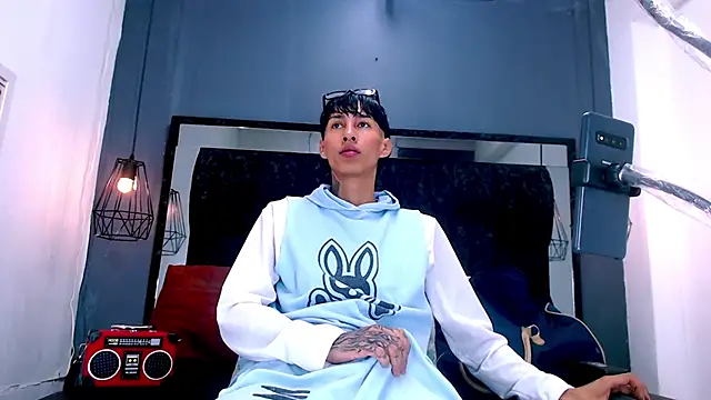 Daniel delux  online show from 28, 11, 2025