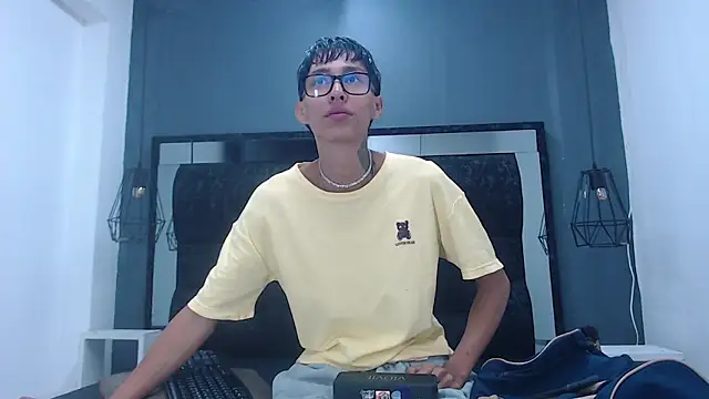 Daniel delux  online show from 13, 10, 2025