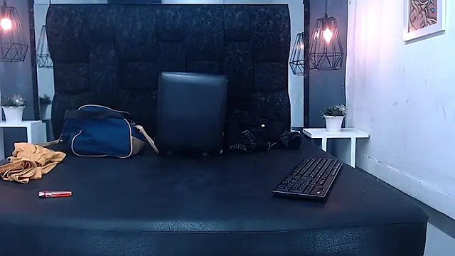 Daniel delux  online show from 1, 10, 2025