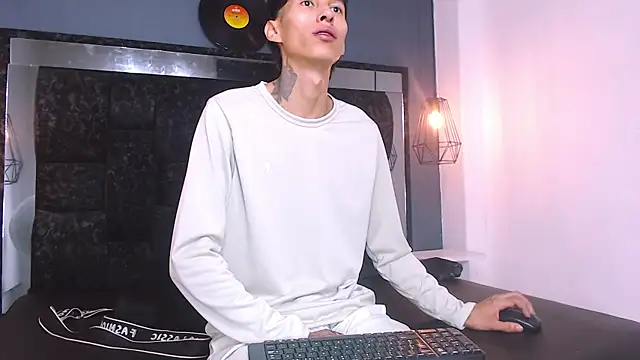 Daniel delux  online show from 20, 11, 2025