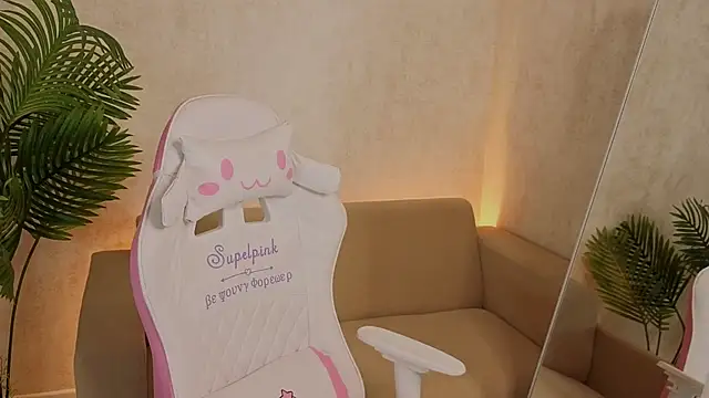 kianawhite online show from 17, 10, 2025