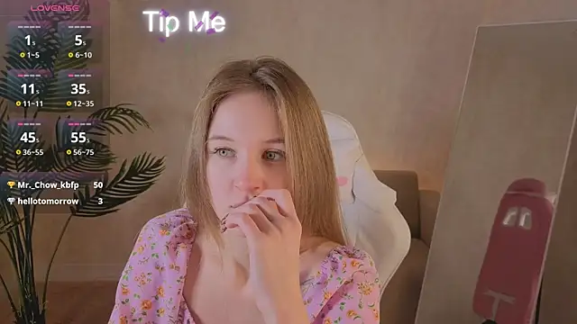 kianawhite online show from 5, 12, 2025