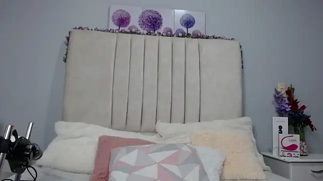 AmandaaWats online show from 27, 10, 2025