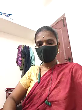 Snapshot of Tamil_Yalini12 chatting on 18, 4, 2026 Tamil Yalini12 online show from 18, 4, 2026
