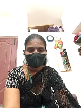 Snapshot of Tamil_Yalini12 chatting on 19, 4, 2026 Tamil Yalini12 online show from 19, 4, 2026