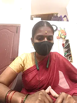 Snapshot of Tamil_Yalini12 chatting on 18, 4, 2026 Tamil Yalini12 online show from 18, 4, 2026