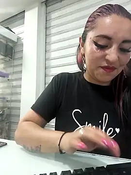 Alisson Stonee online show from 19, 4, 2026