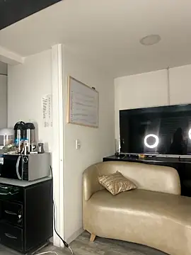 Alisson Stonee online show from 28, 4, 2026