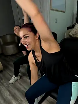 Alisson Stonee online show from 10, 4, 2026