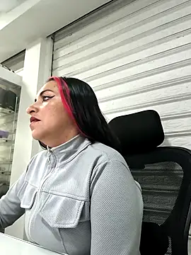 Alisson Stonee online show from 2, 4, 2026