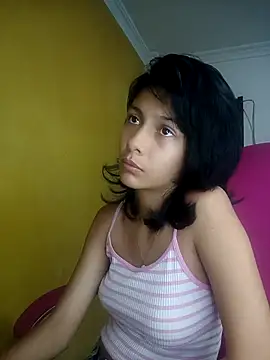 xoxo milk online show from 13, 10, 2025