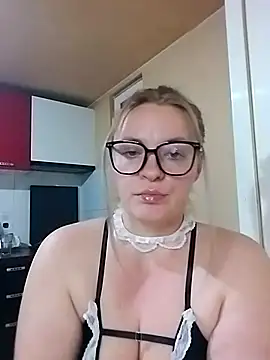 Snapshot of Mommygetnaughty chatting on 21, 10, 2025 Mommygetnaughty online show from 21, 10, 2025