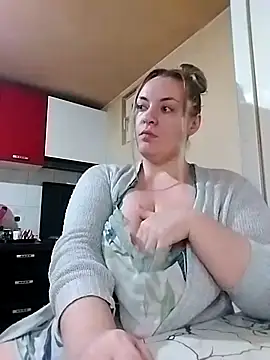 Snapshot of Mommygetnaughty chatting on 28, 11, 2025 Mommygetnaughty online show from 28, 11, 2025