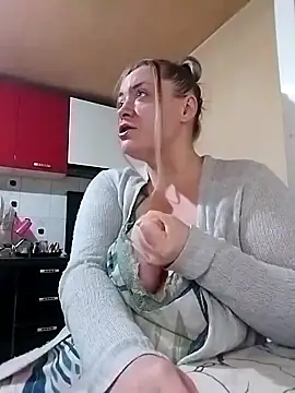 Snapshot of Mommygetnaughty chatting on 5, 12, 2025 Mommygetnaughty online show from 5, 12, 2025