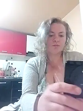 Snapshot of Mommygetnaughty chatting on 16, 10, 2025 Mommygetnaughty online show from 16, 10, 2025