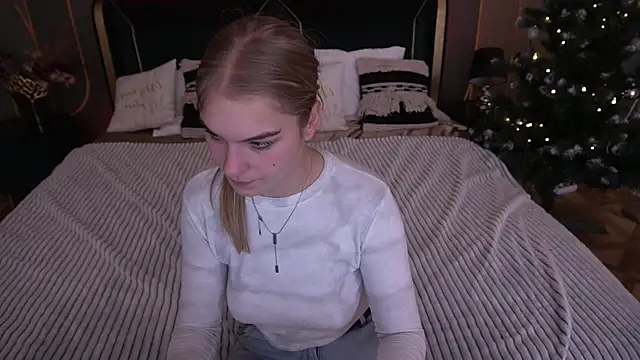 AlinaLiii online show from 7, 1, 2026