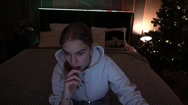 AlinaLiii online show from 19, 12, 2025