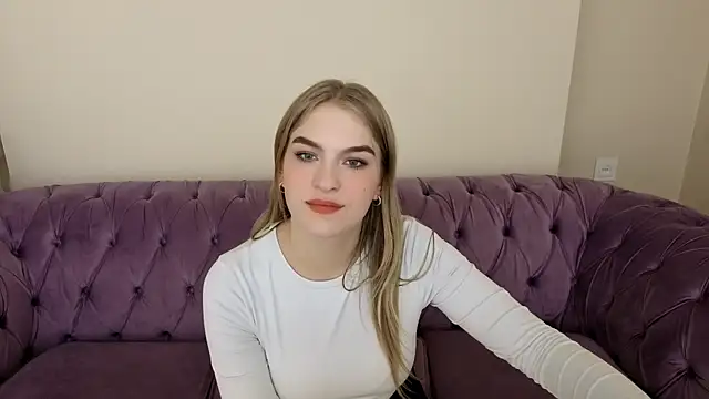 Snapshot of AlinaLiii chatting on 11, 3, 2026 AlinaLiii online show from 11, 3, 2026