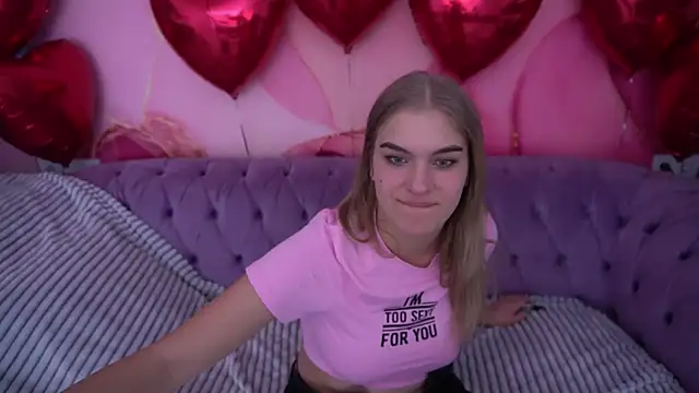 Snapshot of AlinaLiii chatting on 8, 2, 2026 AlinaLiii online show from 8, 2, 2026