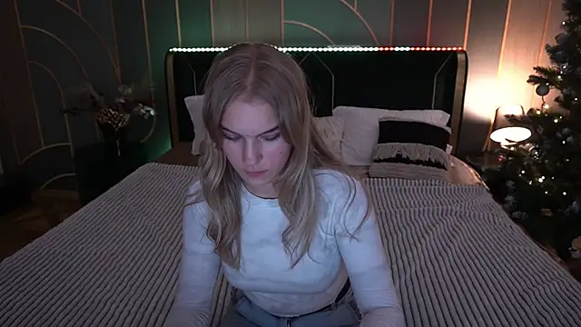 AlinaLiii online show from 16, 12, 2025