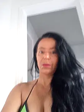 lucineia7 online show from 13, 4, 2026