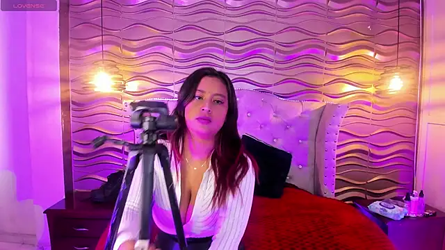 TahiyaMuley  online show from 2, 10, 2025