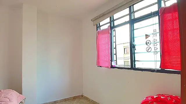 Snapshot of Julieta_Rose19 chatting on 25, 9, 2025 Julieta Rose19 online show from 25, 9, 2025