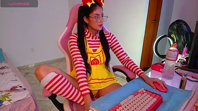 Julieta Rose19 online show from 5, 4, 2026