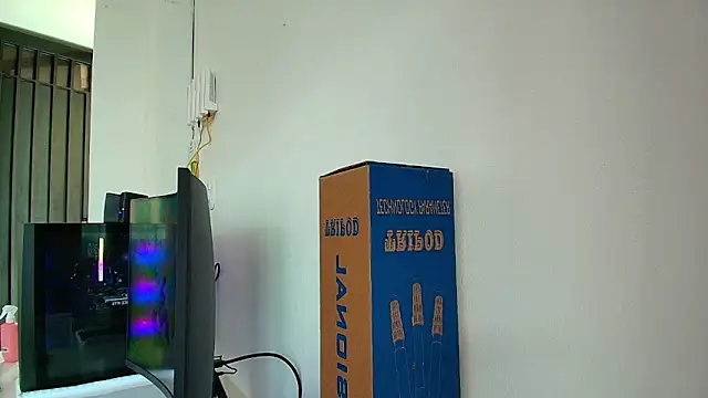 Snapshot of Julieta_Rose19 chatting on 18, 10, 2025 Julieta Rose19 online show from 18, 10, 2025