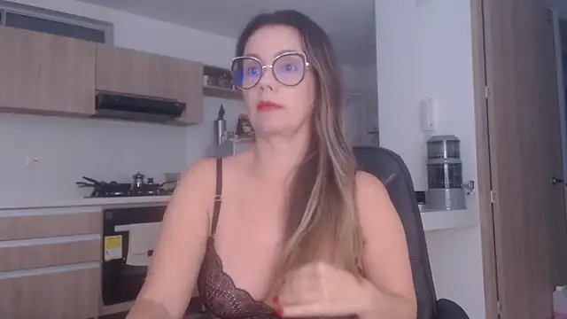 LovePaula online show from 18, 6, 2026