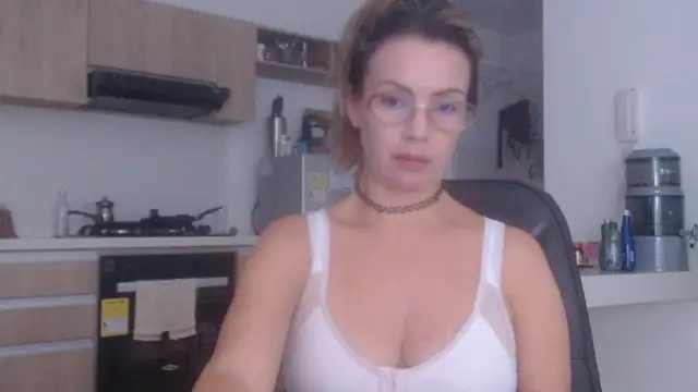 LovePaula online show from 16, 12, 2025