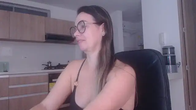 Snapshot of LovePaula chatting on 25, 7, 2026 LovePaula online show from 25, 7, 2026