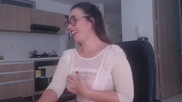 Snapshot of LovePaula chatting on 12, 7, 2026 LovePaula online show from 12, 7, 2026