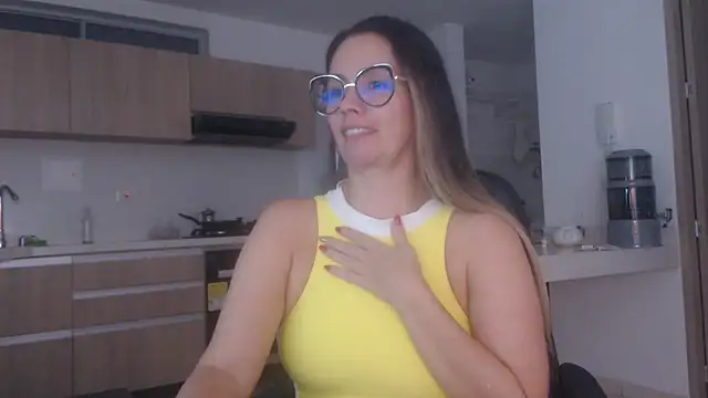 LovePaula online show from 8, 6, 2026