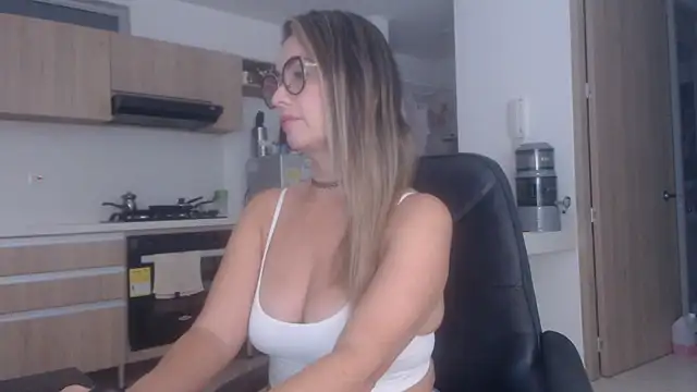 LovePaula online show from 22, 12, 2025