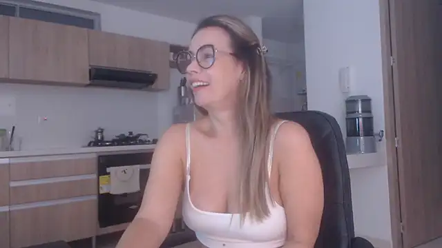 LovePaula online show from 6, 2, 2026