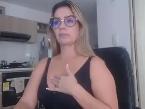 LovePaula online show from 5, 3, 2025