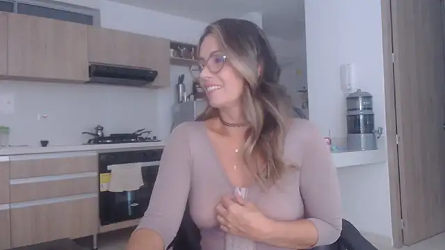 LovePaula online show from 30, 11, 2025